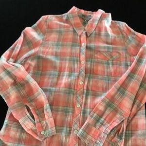 Eddie Bauer Classic Fit Size M Button Down Blouse